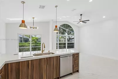 9613 NW 8th Cir, Plantation, FL 33324 - Photo 11