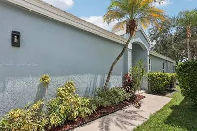 9613 NW 8th Cir, Plantation, FL 33324 - Photo 5