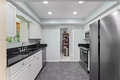 5713 NW 68th Ter, Tamarac, FL 33321 - Photo 13