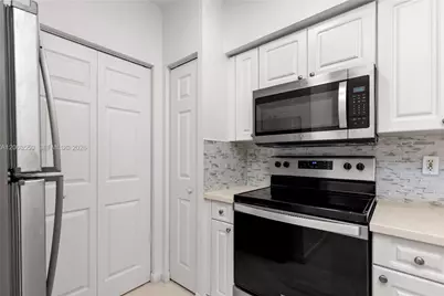 17100 N Bay Rd #1712, Sunny Isles Beach, FL 33160 - Photo 27