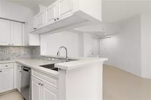17100 N Bay Rd, Sunny Isles Beach, FL 33160 - Photo 25