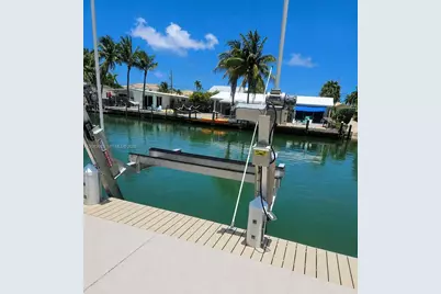 160 10th St, Key Colony, FL 33051 - Photo 9