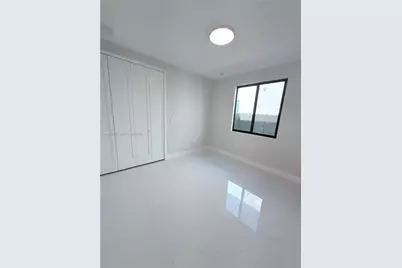 12368 SW 219th St, Miami, FL 33170 - Photo 9