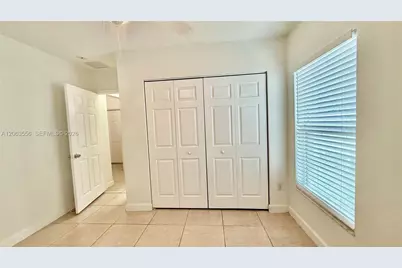 1018 Foster Rd, Hallandale Beach, FL 33009 - Photo 17