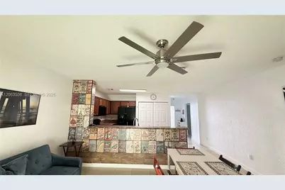1018 Foster Rd, Hallandale Beach, FL 33009 - Photo 7