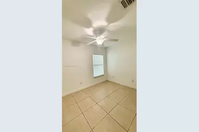 1018 Foster Rd, Hallandale Beach, FL 33009 - Photo 15