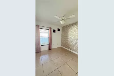 1018 Foster Rd, Hallandale Beach, FL 33009 - Photo 15