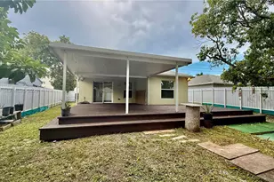 1018 Foster Rd, Hallandale Beach, FL 33009 - Photo 21