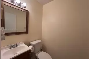 2750 N 34th Ave, Hollywood, FL 33021 - Photo 11