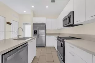 8167 NW 41st St, Doral, FL 33166 - Photo 11