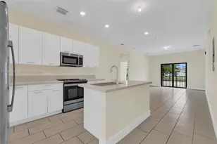 8167 NW 41st St, Doral, FL 33166 - Photo 9
