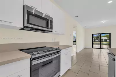 8167 NW 41st St #E-110, Doral, FL 33166 - Photo 13