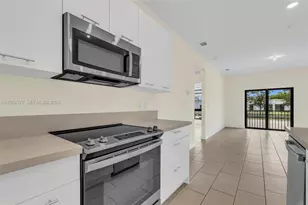 8167 NW 41st St, Doral, FL 33166 - Photo 13
