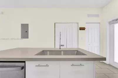 8167 NW 41st St #E-110, Doral, FL 33166 - Photo 15