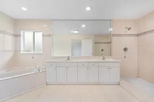 32361 SW 202nd Pl, Homestead, FL 33030 - Photo 23
