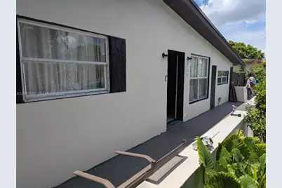 3206 SW 47th Ave, West Park, FL 33023 - Photo 11