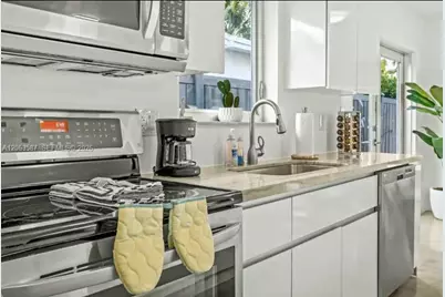 3427 Frow Ave, Miami, FL 33133 - Photo 15