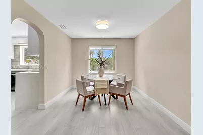 1385 NW 192nd Ter, Pembroke Pines, FL 33029 - Photo 9