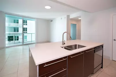 1900 N Bayshore Dr #3917, Miami, FL 33132 - Photo 3