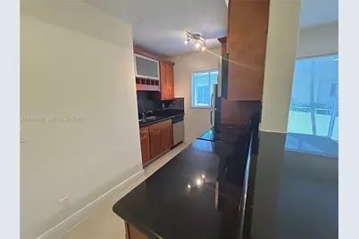 2880 Pine Tree Dr #10, Miami Beach, FL 33140 - Photo 5