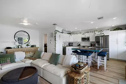 1201 S Riverside Dr #301, Pompano Beach, FL 33062 - Photo 3