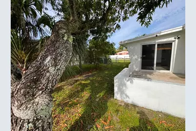 18331 NW 2nd Ct, Miami Gardens, FL 33169 - Photo 21