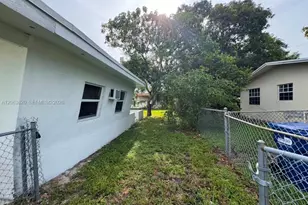 18331 NW 2nd Ct, Miami Gardens, FL 33169 - Photo 23