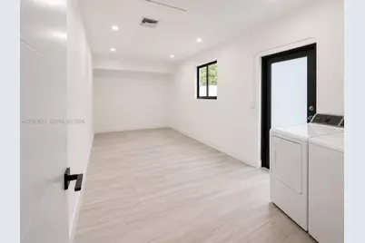 1141 NE 166th St, North Miami Beach, FL 33162 - Photo 5