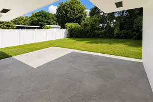 1141 NE 166th St, North Miami Beach, FL 33162 - Photo 11