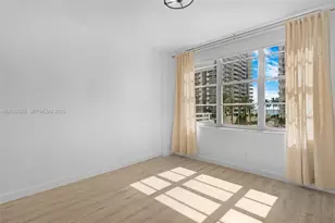 5700 Collins Ave, Miami Beach, FL 33140 - Photo 23