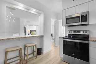 5700 Collins Ave, Miami Beach, FL 33140 - Photo 19