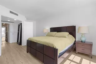 5700 Collins Ave, Miami Beach, FL 33140 - Photo 13
