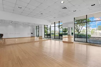 5700 Collins Ave #4C, Miami Beach, FL 33140 - Photo 41