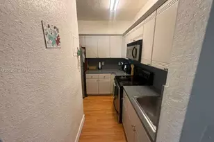 820 Euclid Ave, Miami Beach, FL 33139 - Photo 9