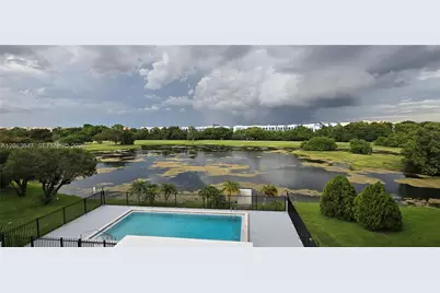 9688 Fontainebleau Blvd #404, Miami, FL 33172 - Photo 1