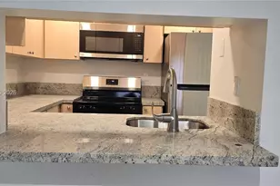 9688 Fontainebleau Blvd, Miami, FL 33172 - Photo 5