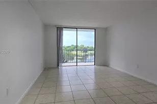 9688 Fontainebleau Blvd, Miami, FL 33172 - Photo 3