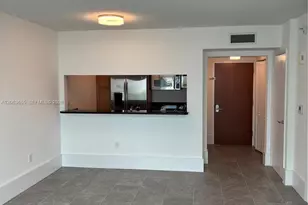 31 SE 5th St, Miami, FL 33131 - Photo 7