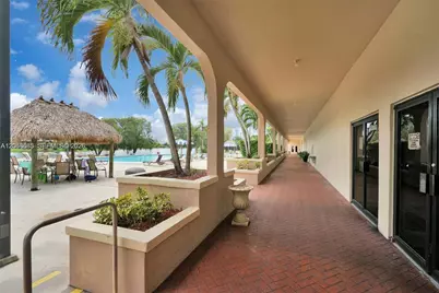 440 Lakeview Dr #204, Weston, FL 33326 - Photo 1
