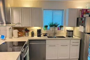 440 Lakeview Dr, Weston, FL 33326 - Photo 11