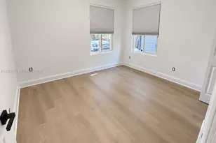 135 NW 68th St, Miami, FL 33150 - Photo 17
