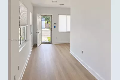 135 NW 68th St, Miami, FL 33150 - Photo 9