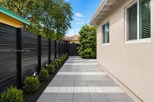 135 NW 68th St, Miami, FL 33150 - Photo 17