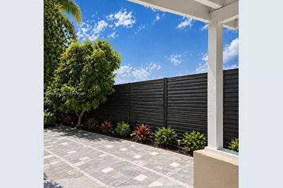135 NW 68th St, Miami, FL 33150 - Photo 15