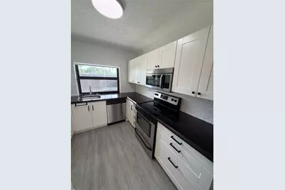 6445 NW 171st St, Hialeah, FL 33015 - Photo 9