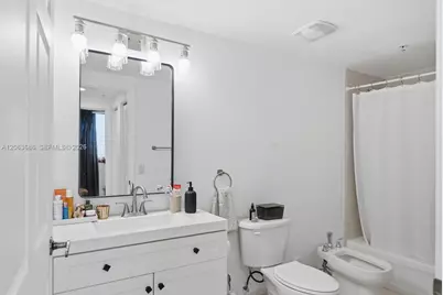 4242 NW 2nd St #807, Miami, FL 33126 - Photo 33