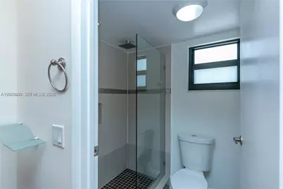 8100 Byron Ave #501, Miami Beach, FL 33141 - Photo 23