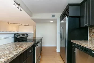 8100 Byron Ave #501, Miami Beach, FL 33141 - Photo 7