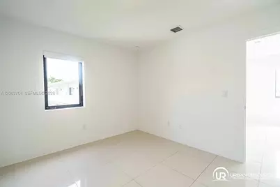 1971 Bay Dr #122, Miami Beach, FL 33141 - Photo 9