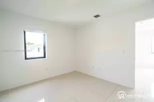 1971 Bay Dr, Miami Beach, FL 33141 - Photo 9